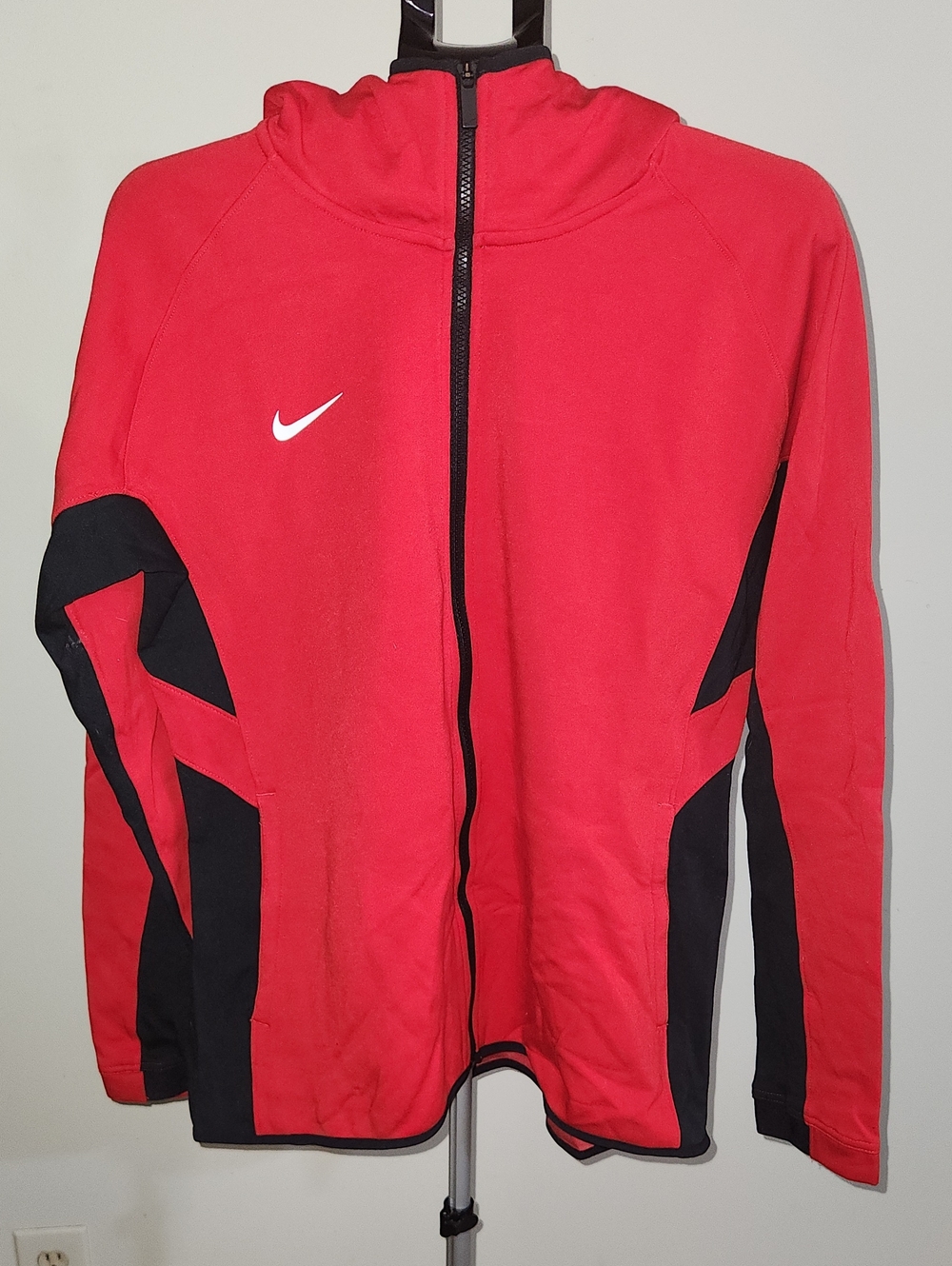 Nike Womens Dri-FIT Thermaflex Showtime Full Zip Hoodie in Red/Black. XLT.